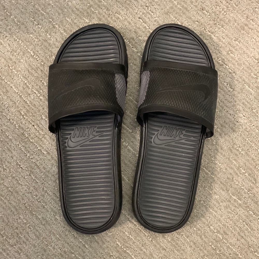 Nike shower slides. Men’s size 10
